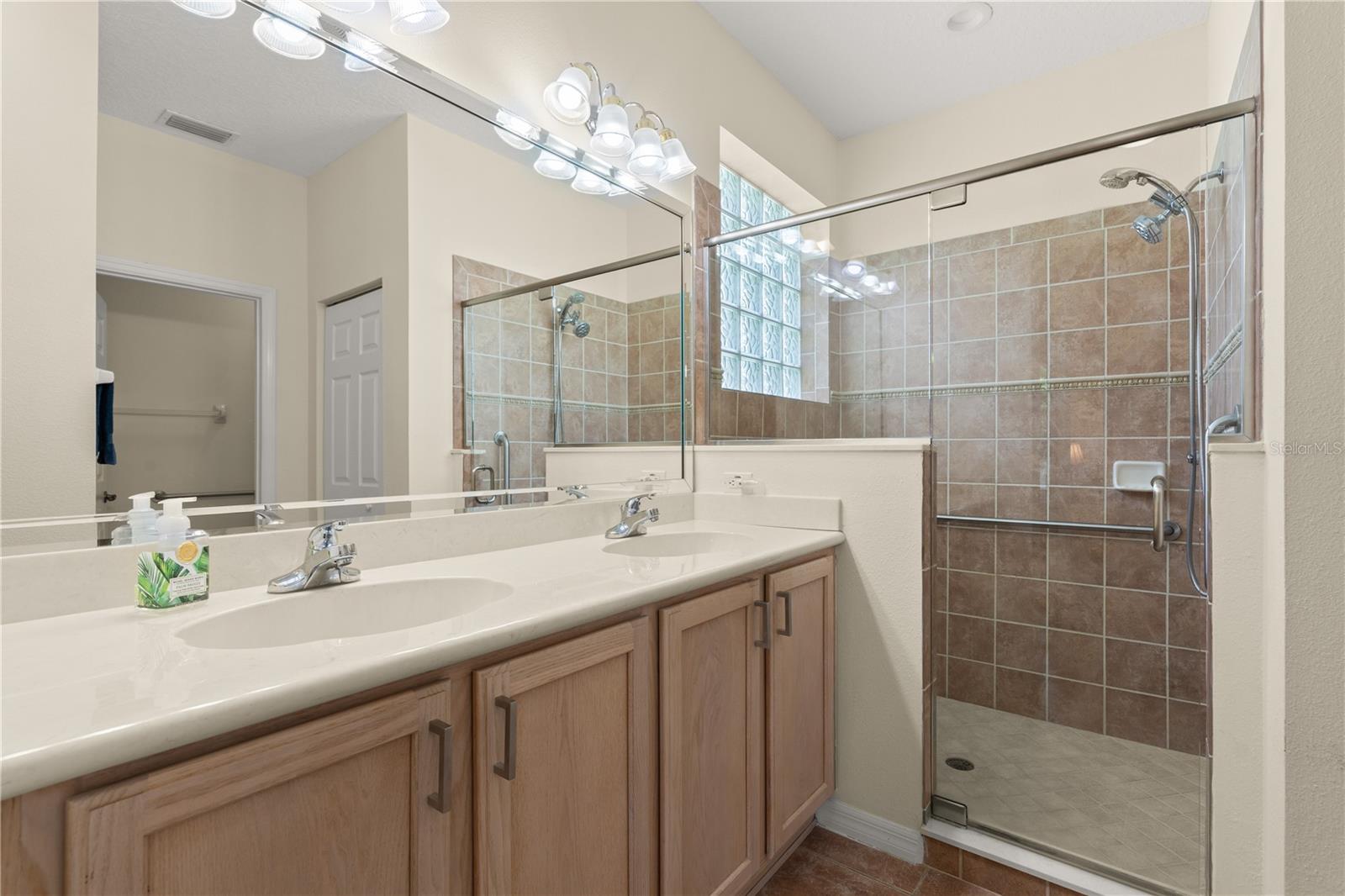 143 W WATERSIDE PKWY