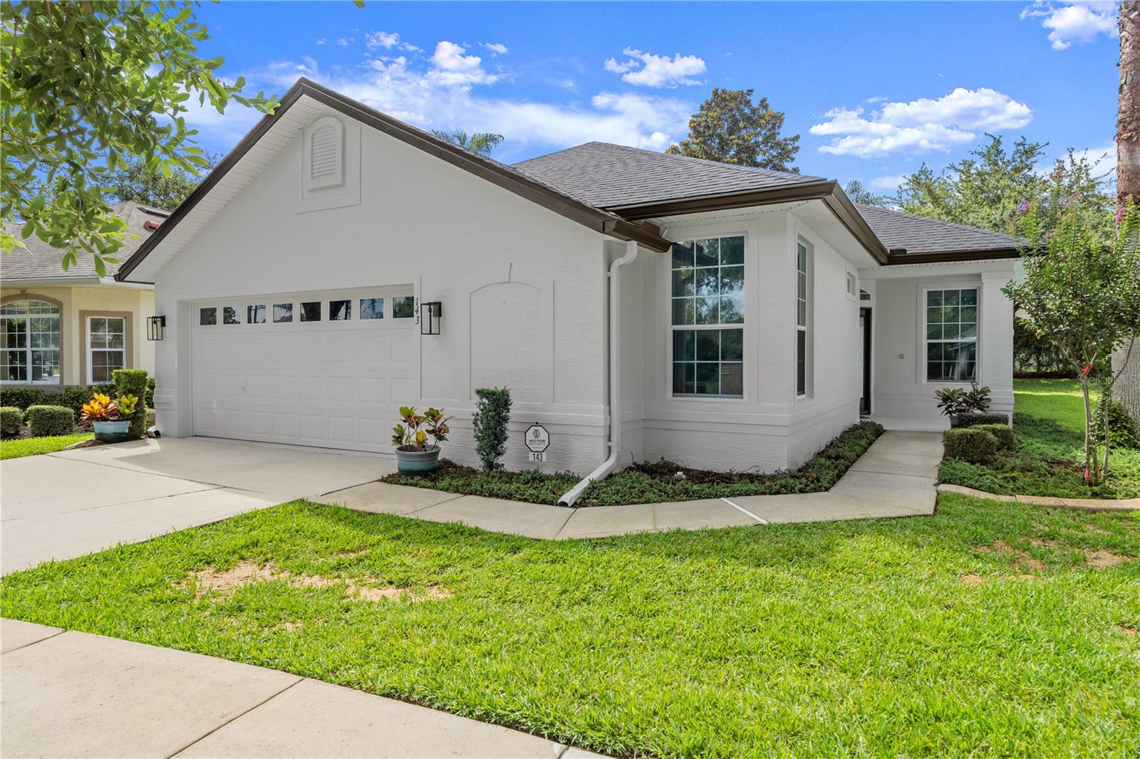 143 W WATERSIDE PKWY