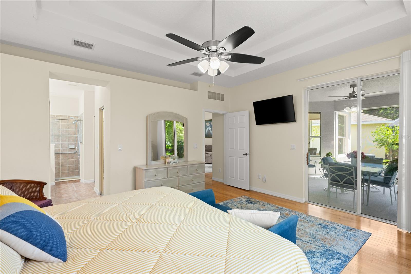 143 W WATERSIDE PKWY