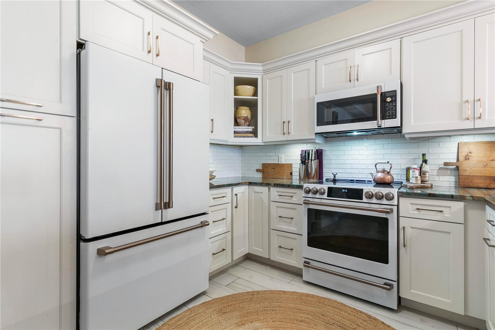 200 OCEAN CREST DR #306