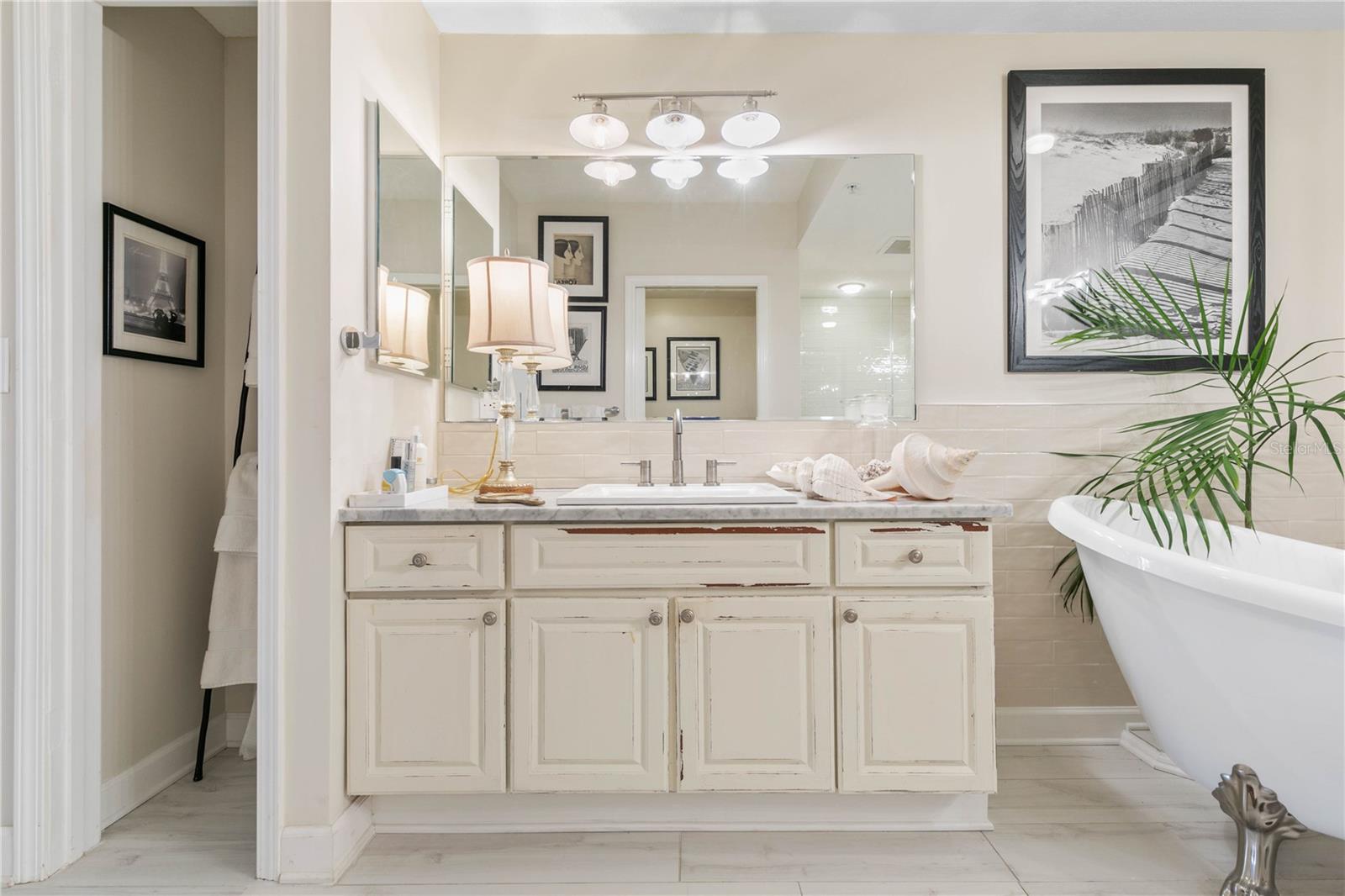 200 OCEAN CREST DR #306