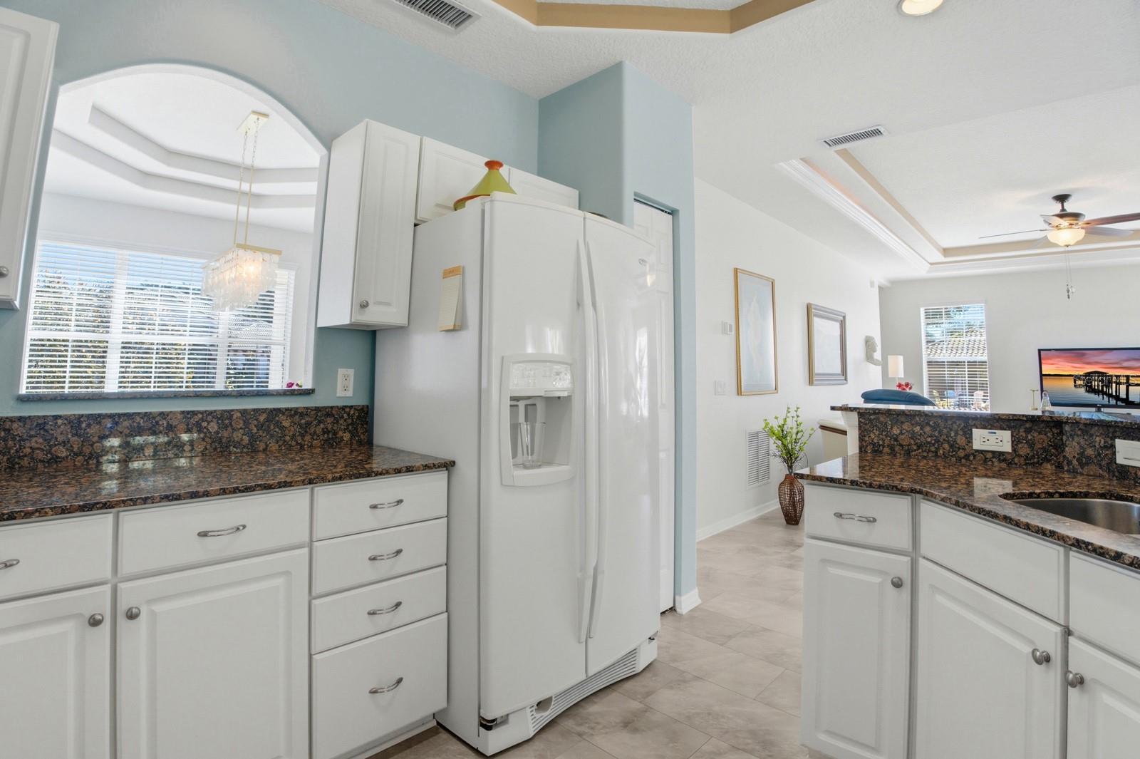7 RIVER OAKS WAY