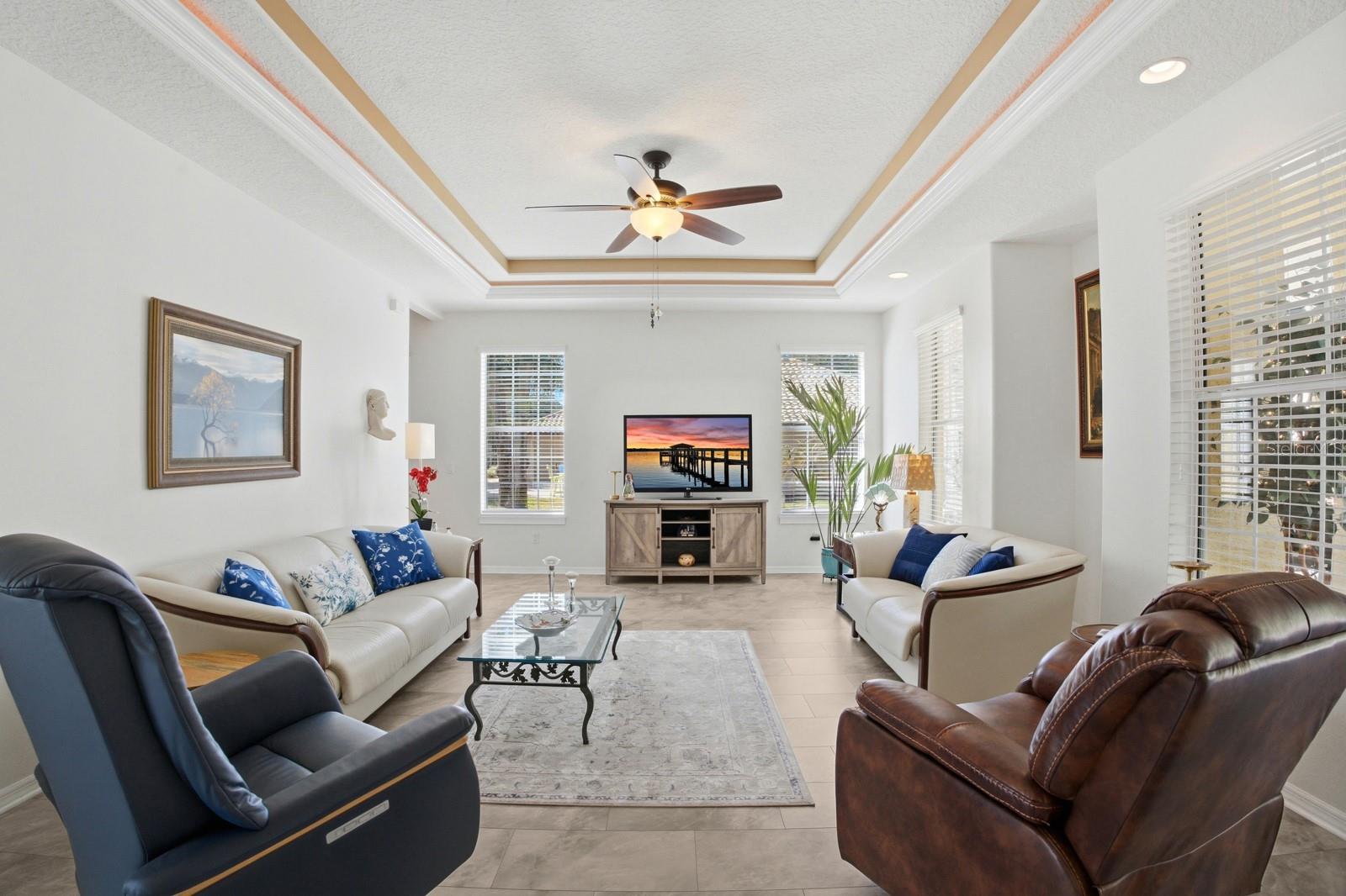 7 RIVER OAKS WAY