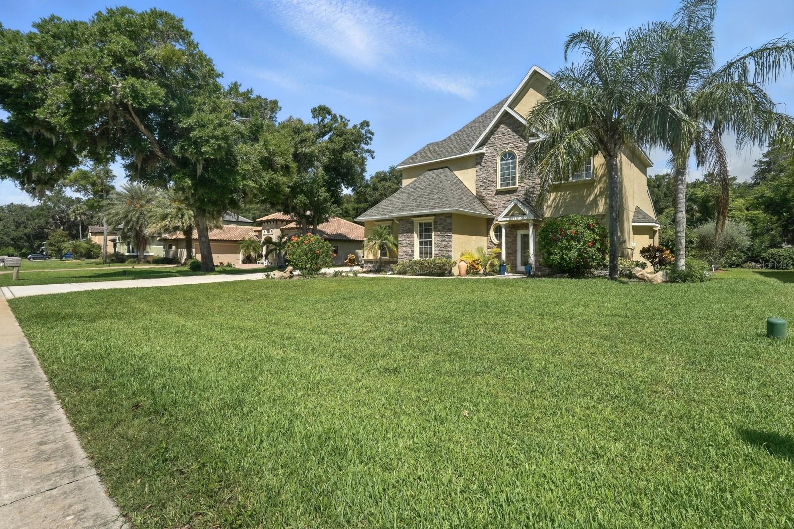 7 RIVER OAKS WAY