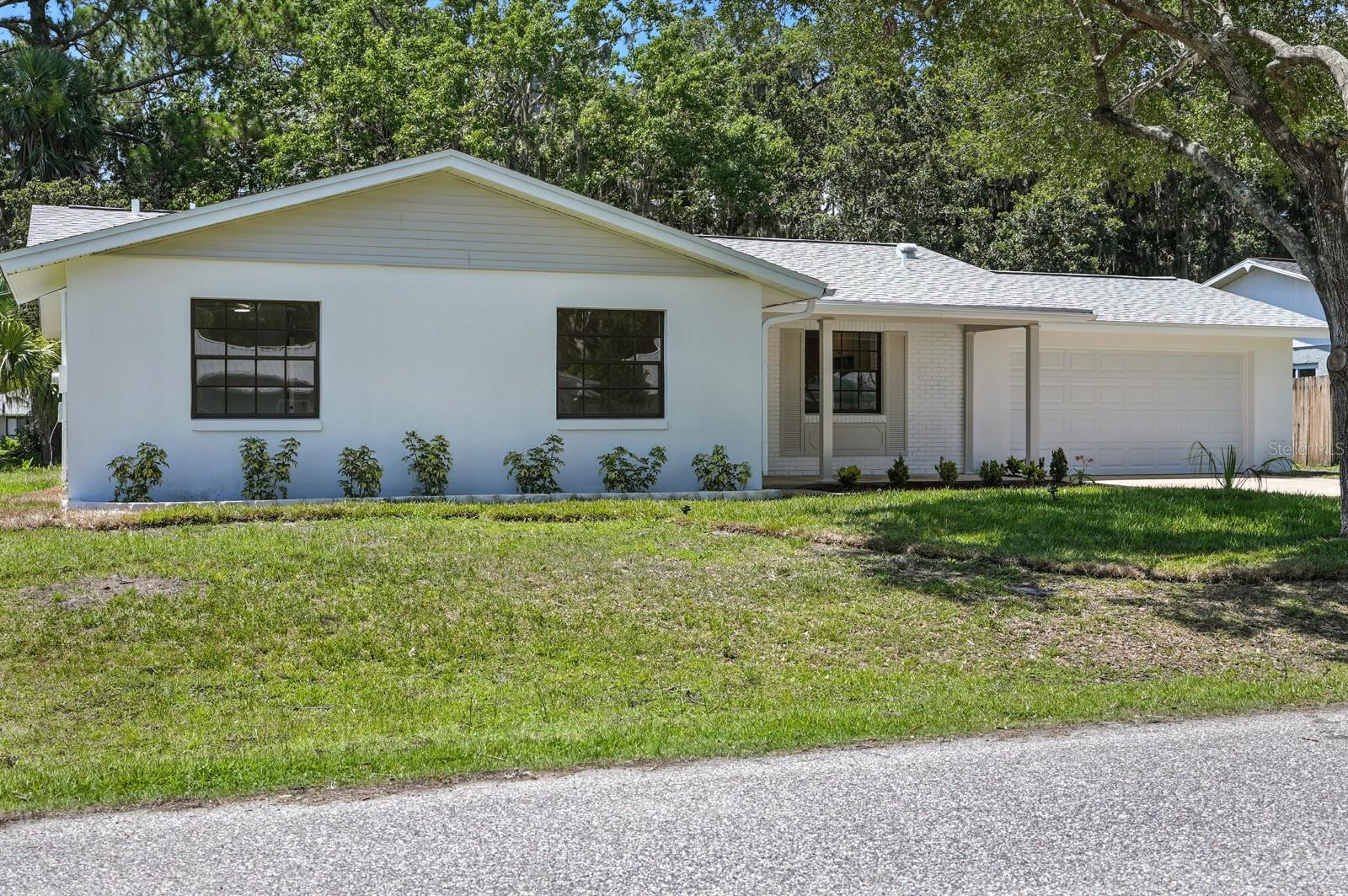 43 COURTNEY PL