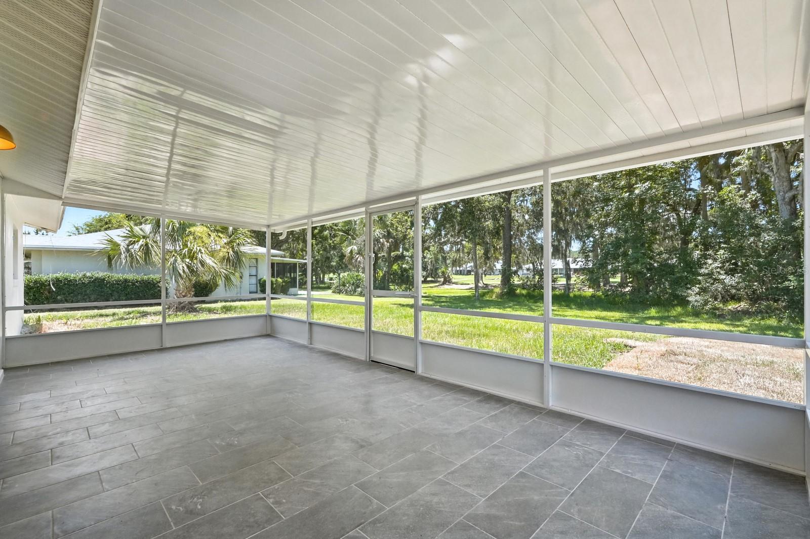 43 COURTNEY PL