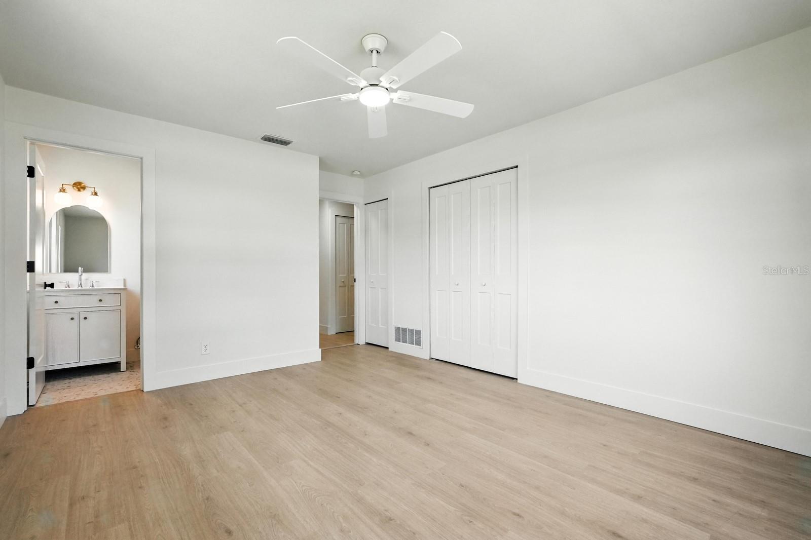 43 COURTNEY PL