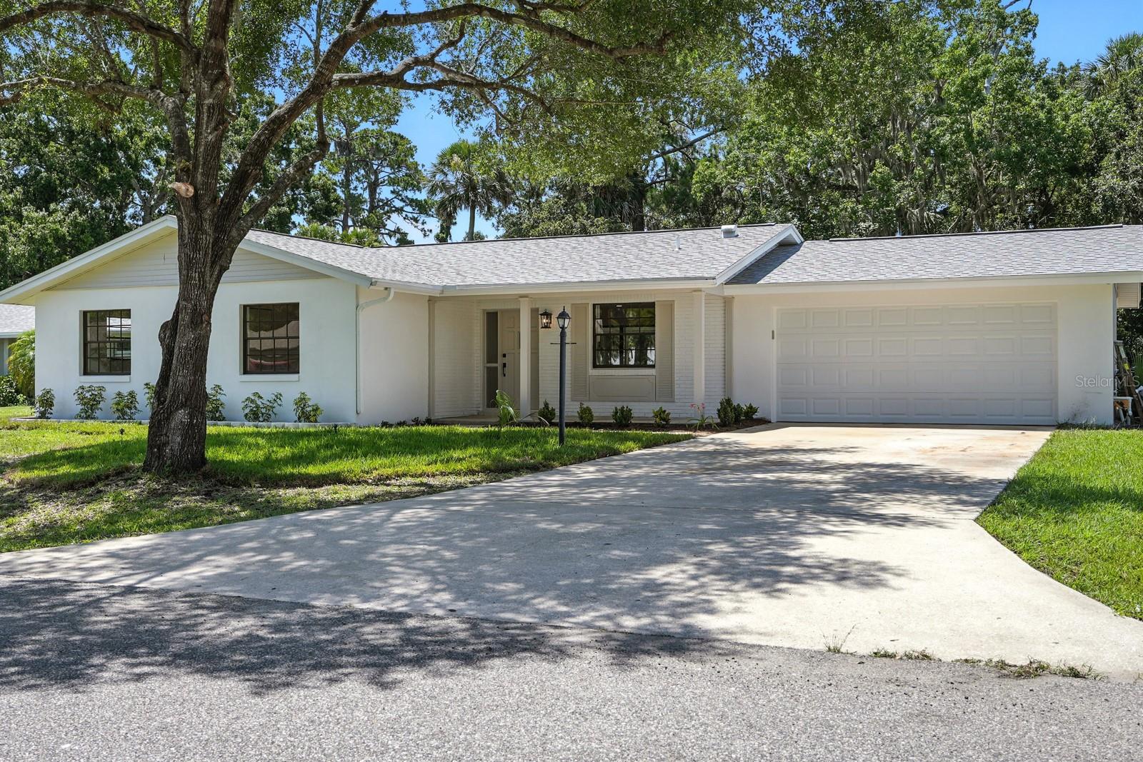 43 COURTNEY PL