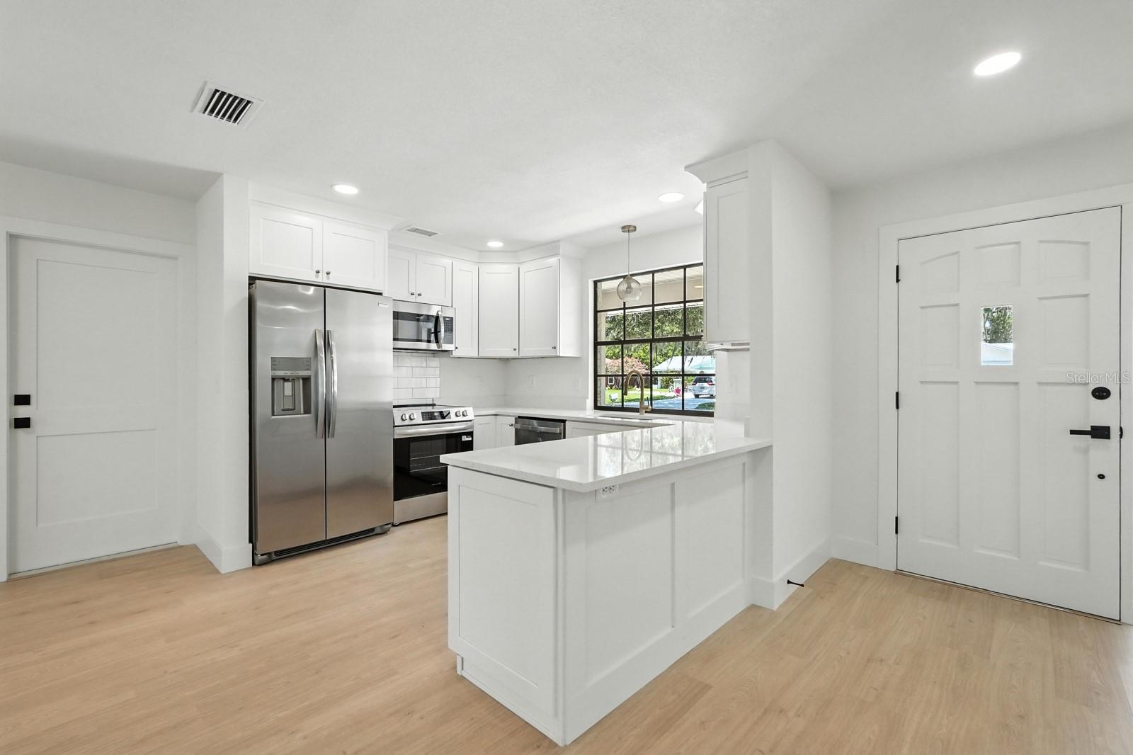 43 COURTNEY PL