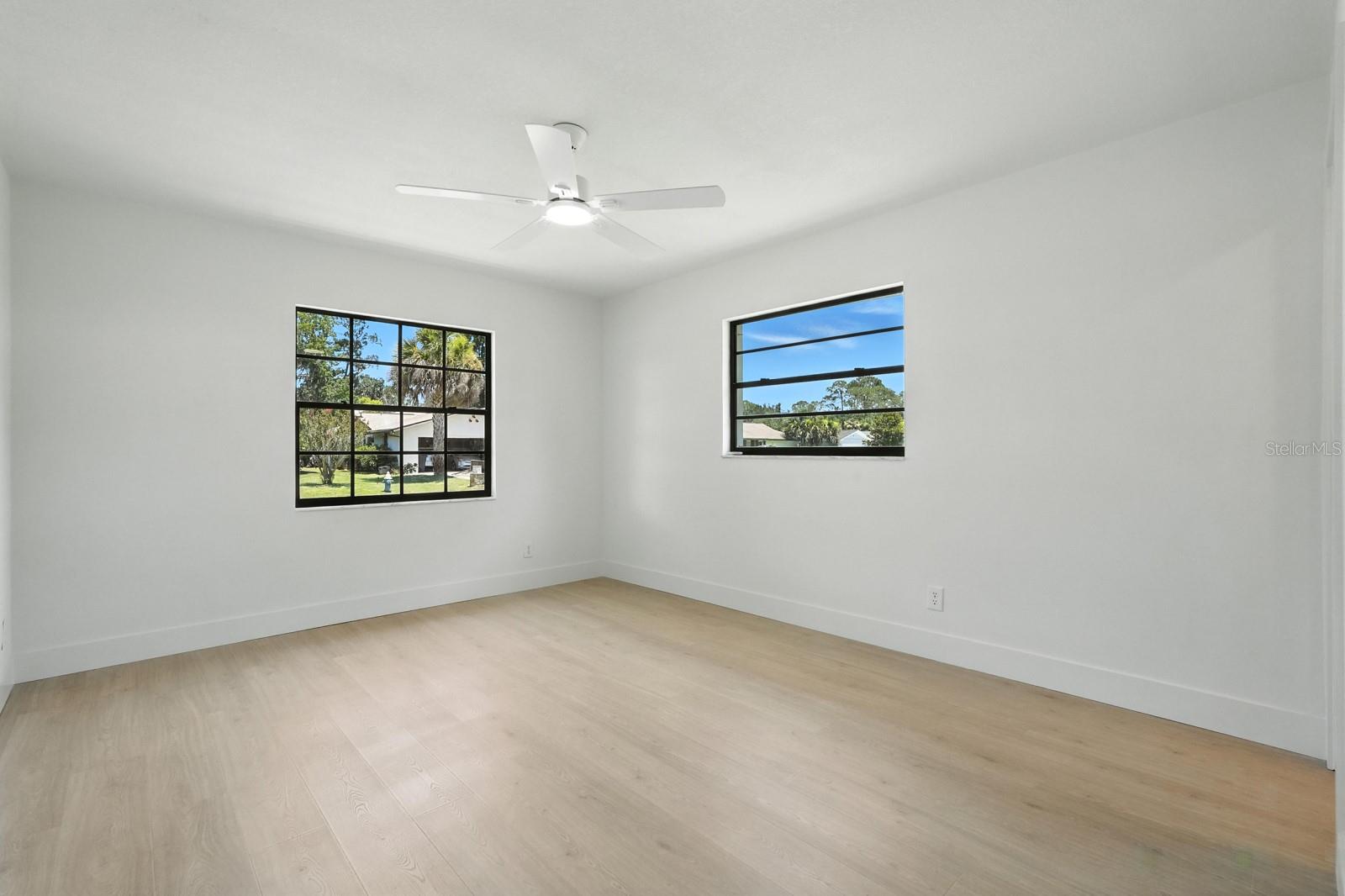 43 COURTNEY PL