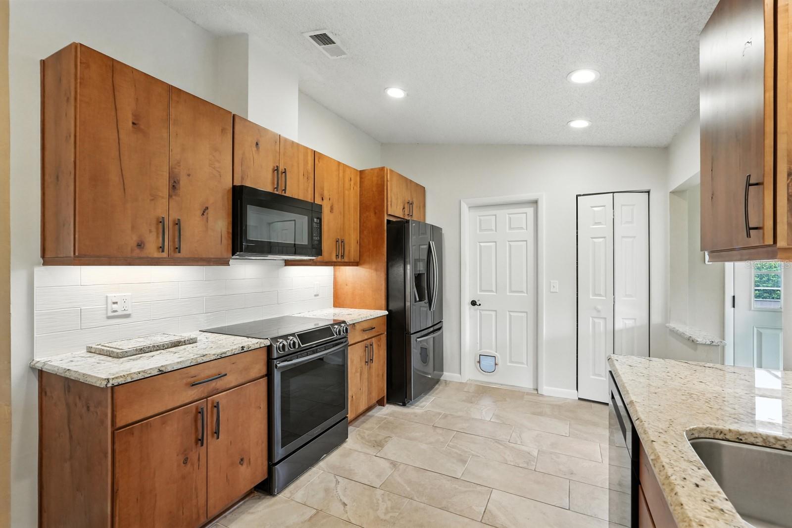 211 BEACHWAY DR