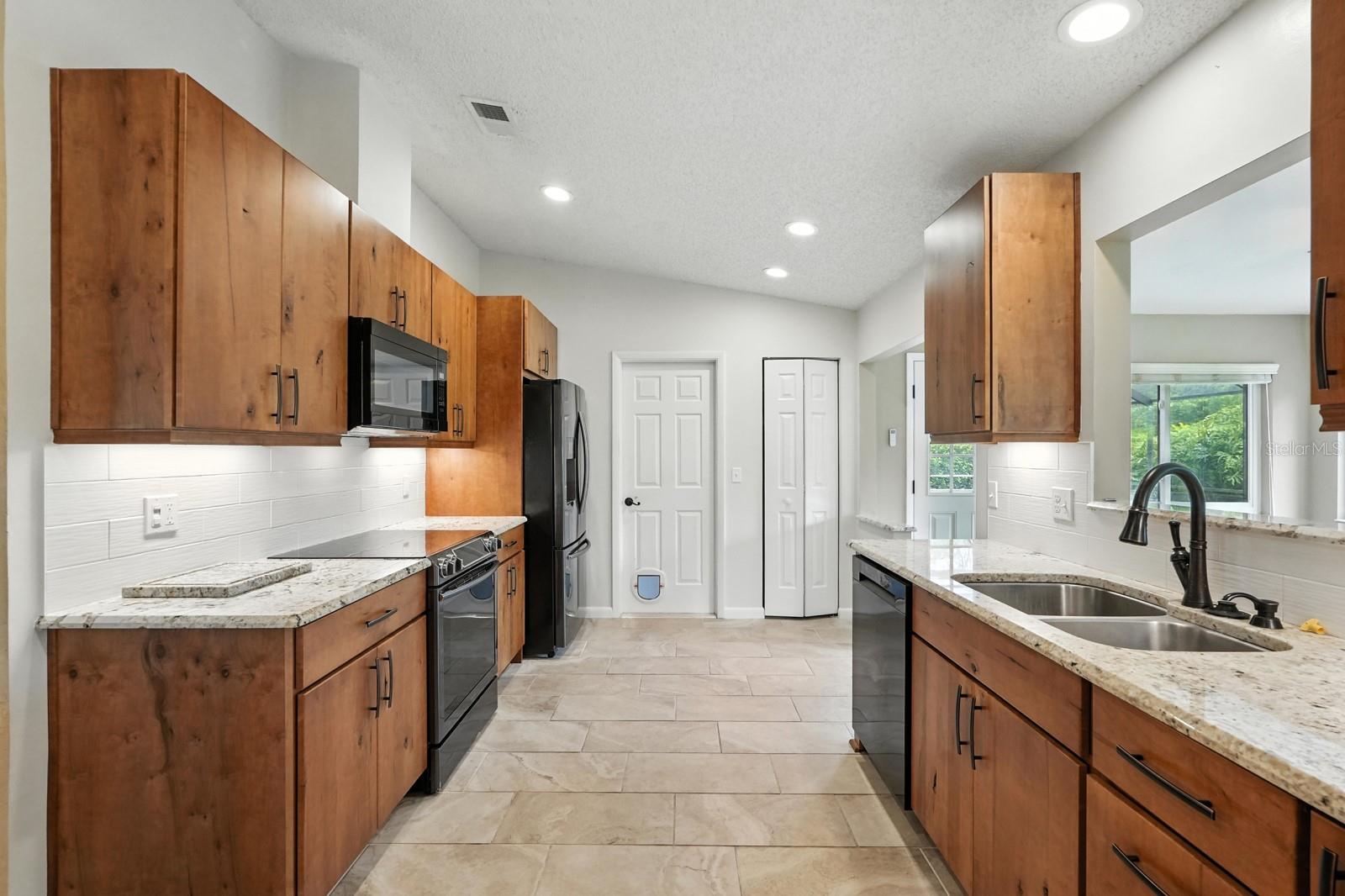 211 BEACHWAY DR