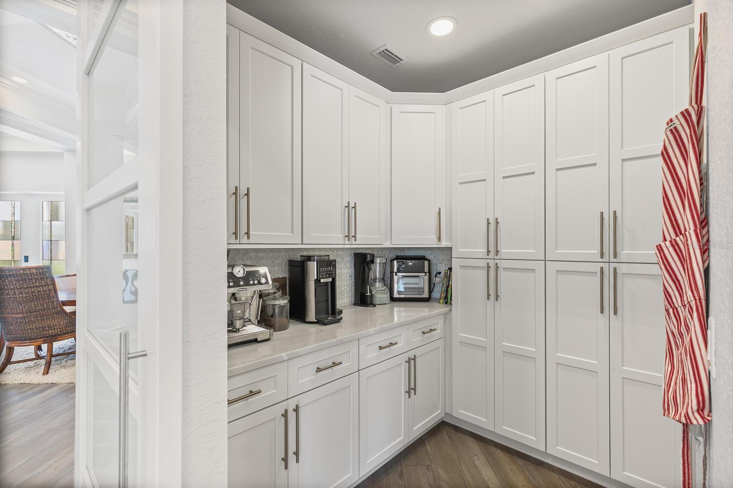 146 ISLAND ESTATES PKWY