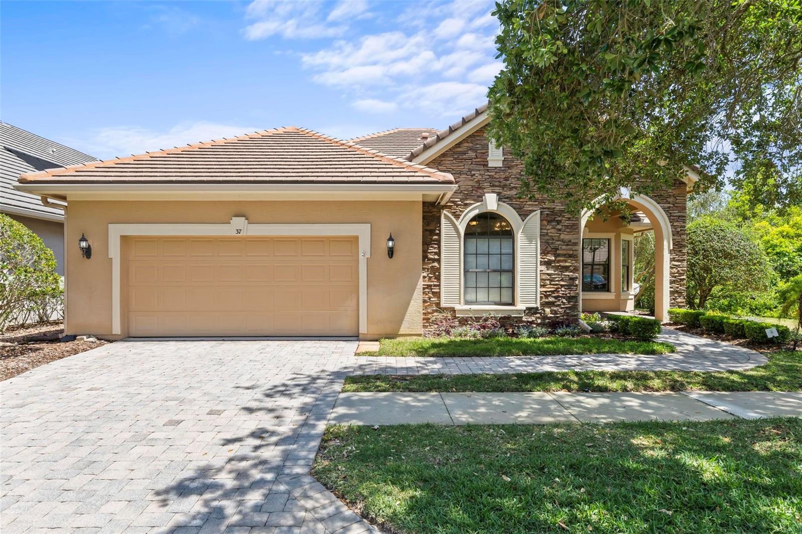 37 JASMINE DR