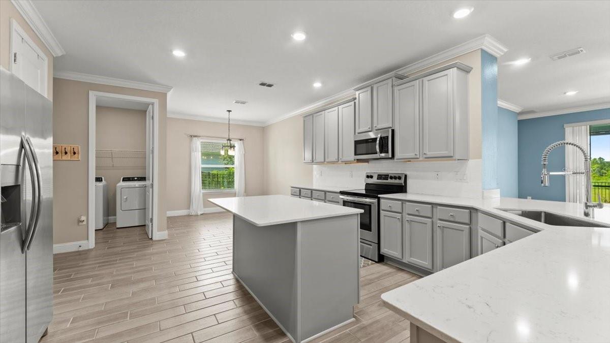 4111 CLIFDEN DR