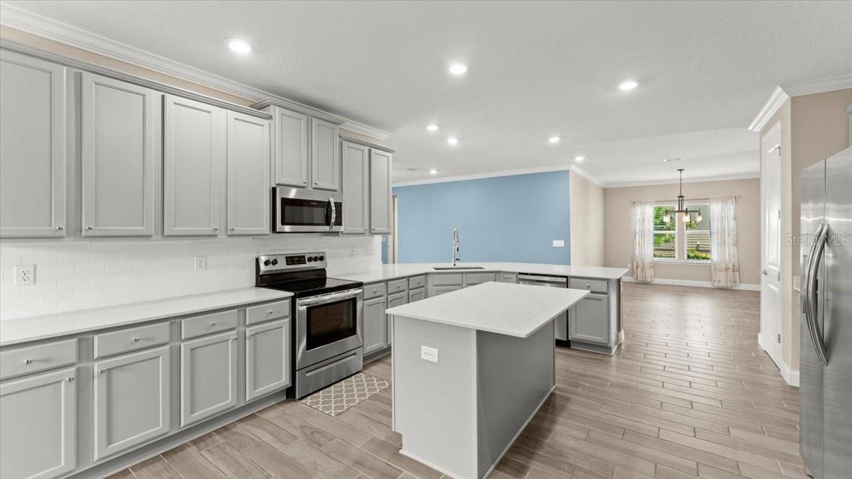 4111 CLIFDEN DR
