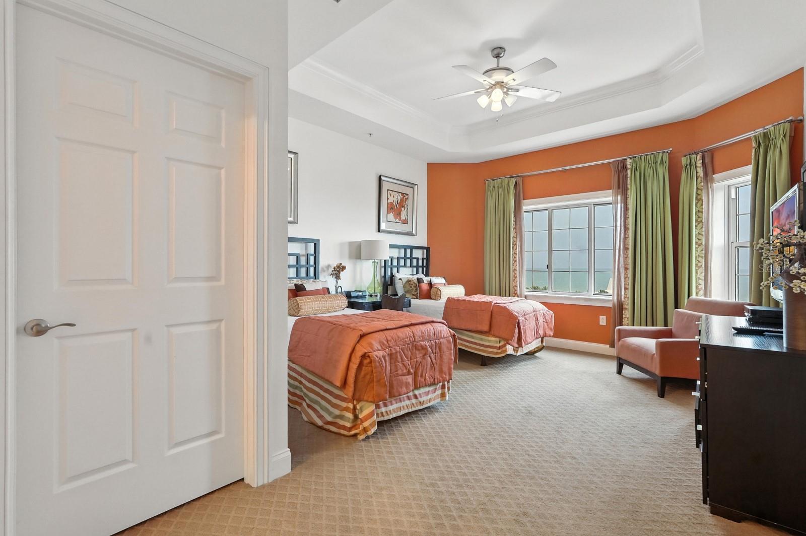 200 OCEAN CREST DR #641