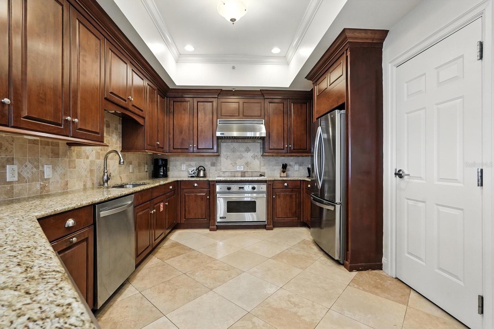 200 OCEAN CREST DR #641