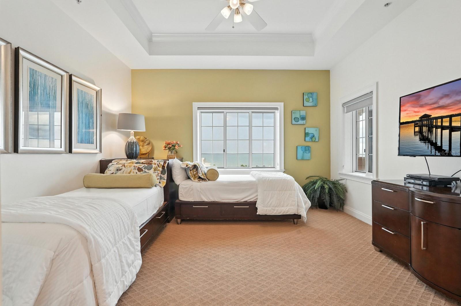 200 OCEAN CREST DR #641