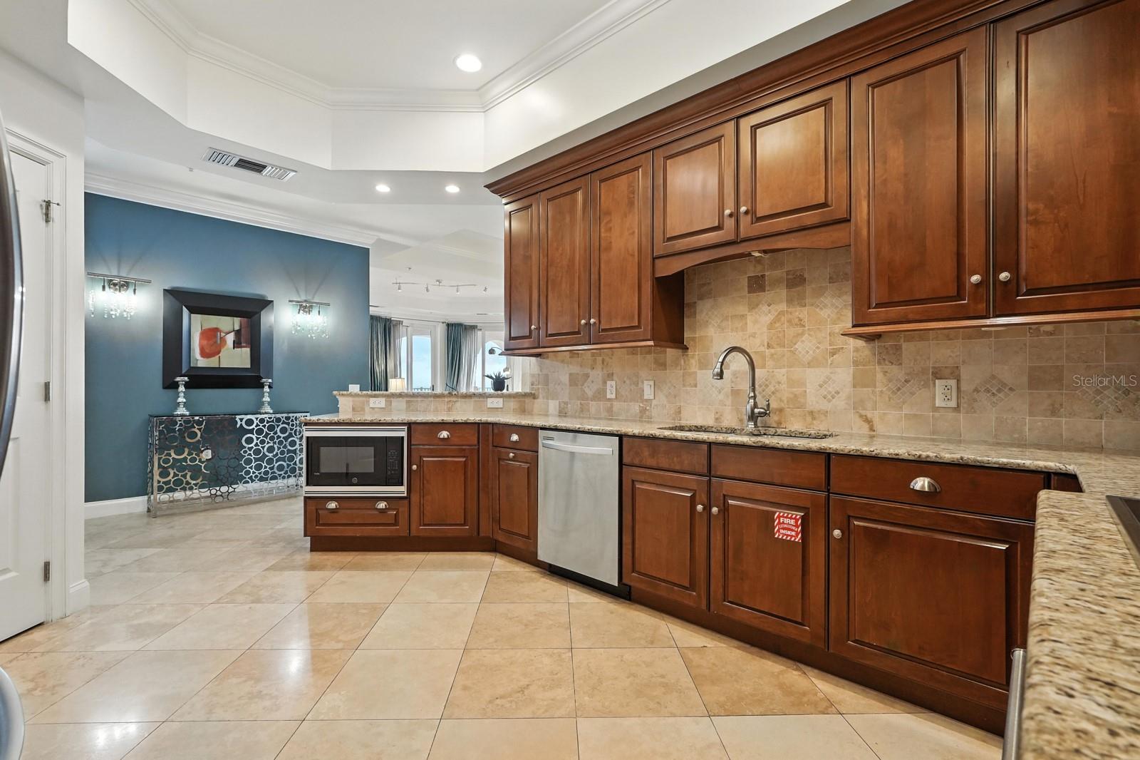 200 OCEAN CREST DR #641