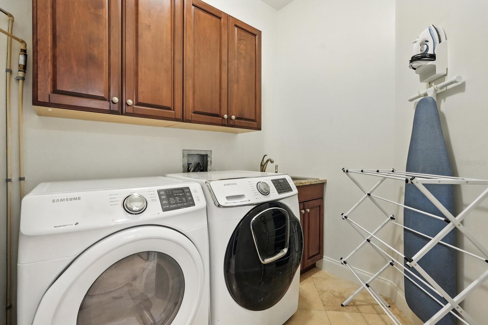 200 OCEAN CREST DR #641