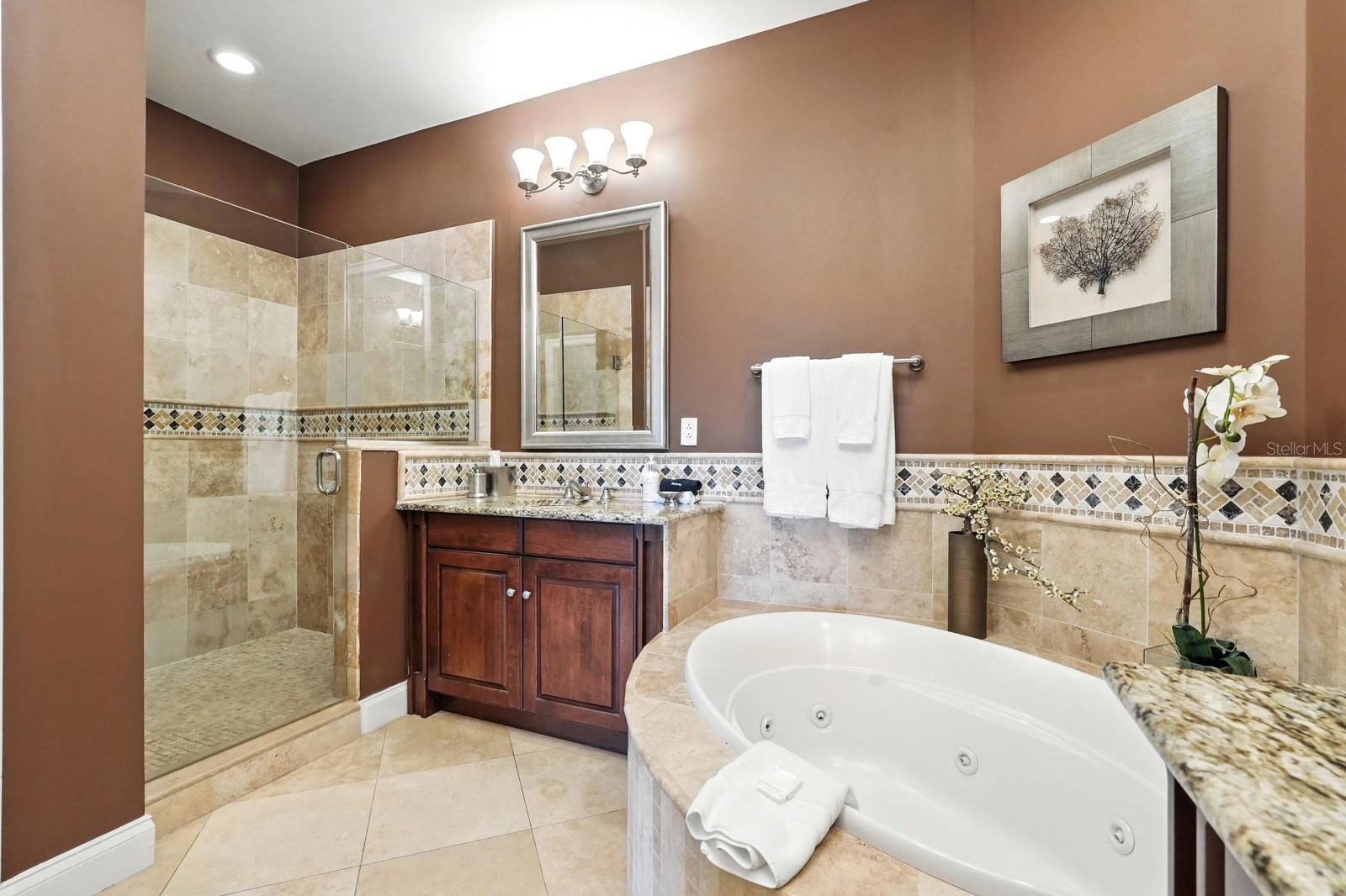 200 OCEAN CREST DR #641