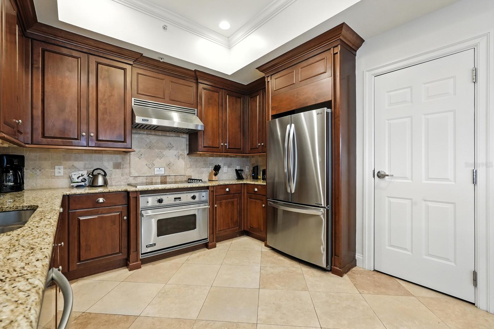 200 OCEAN CREST DR #641