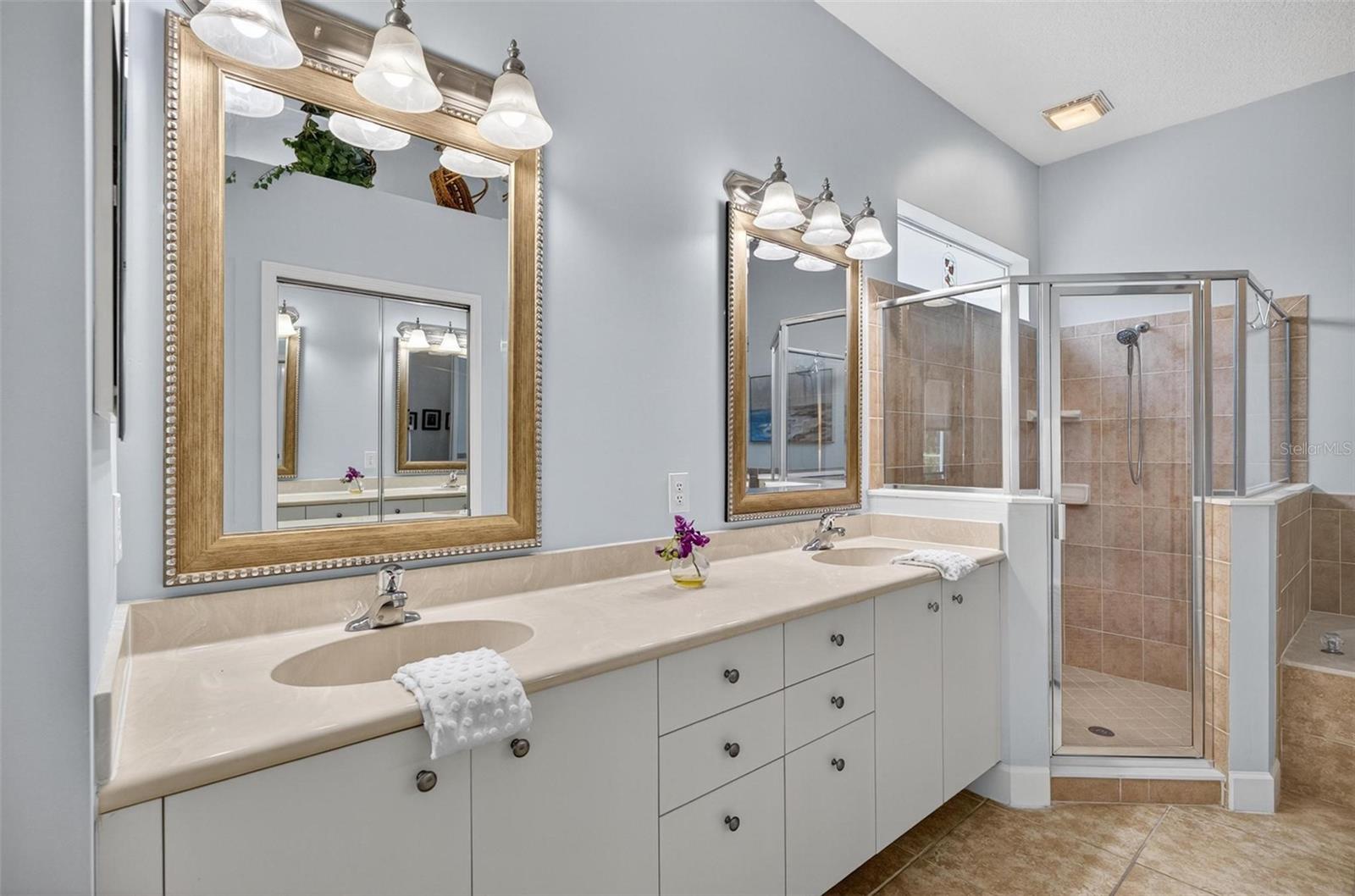 8 HIDDEN LAKE WAY