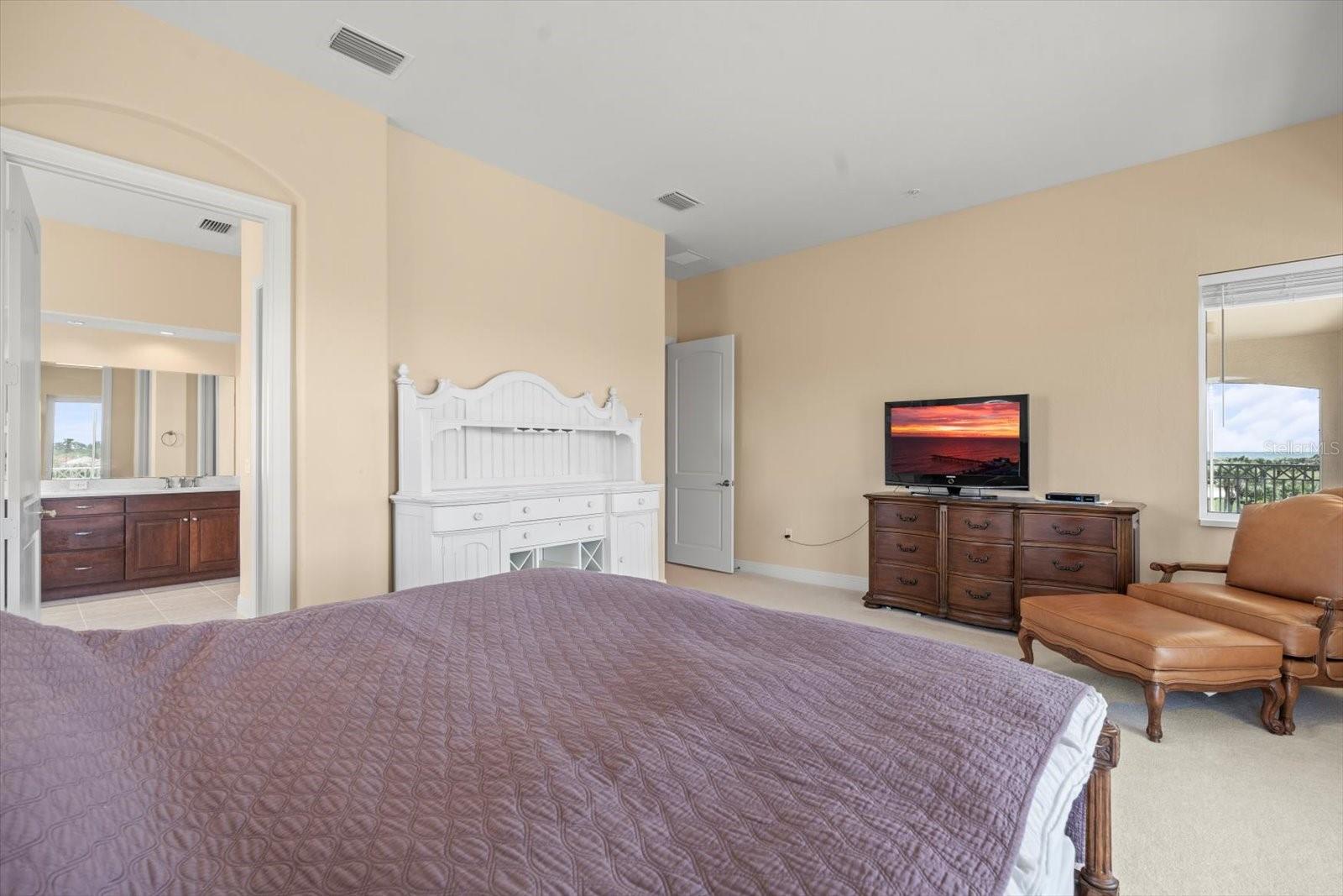 160 AVENUE DE LA MER #1903