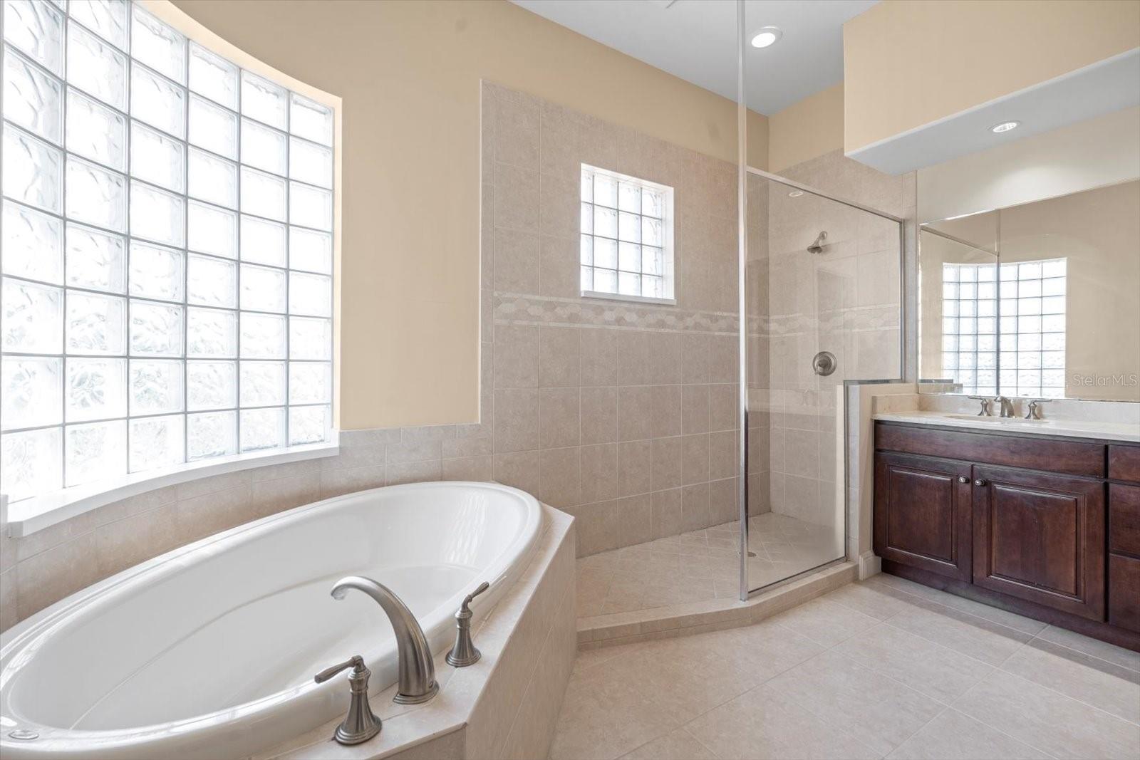 160 AVENUE DE LA MER #1903
