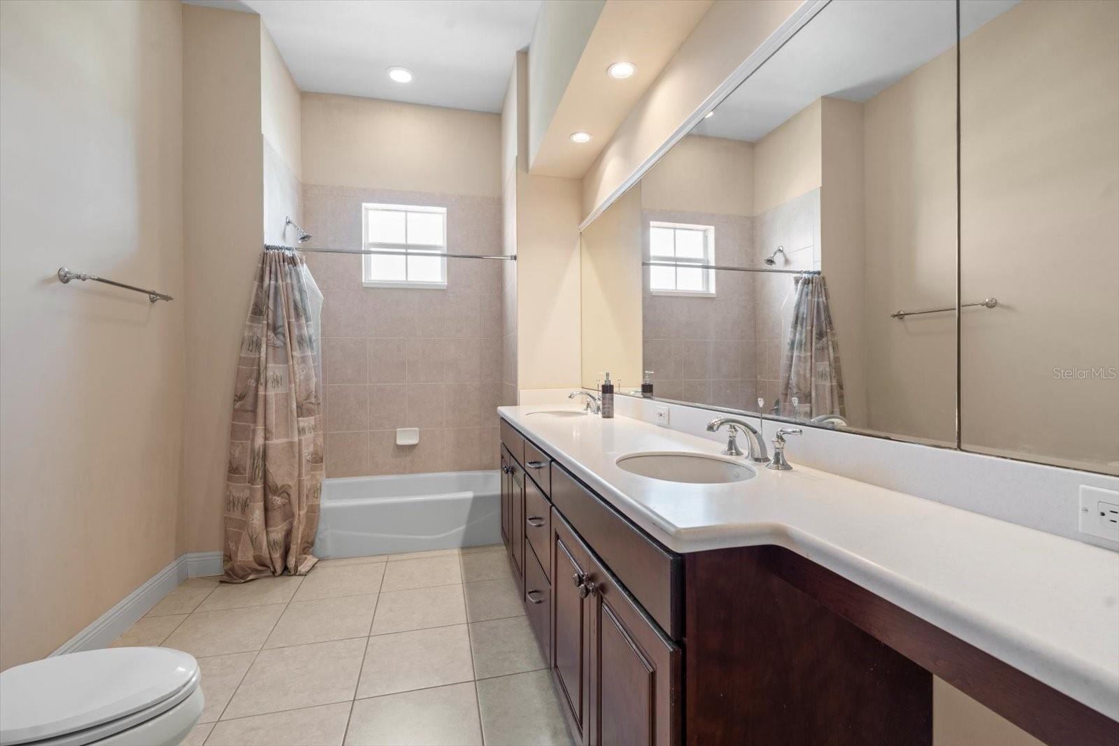 160 AVENUE DE LA MER #1903