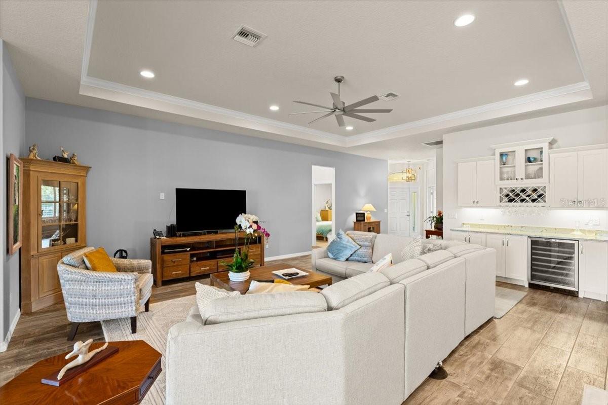 13 ARENA LAKE CIR