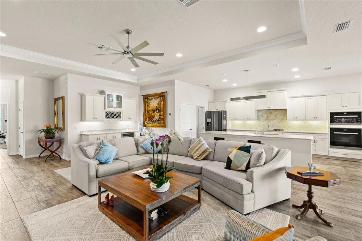 13 ARENA LAKE CIR