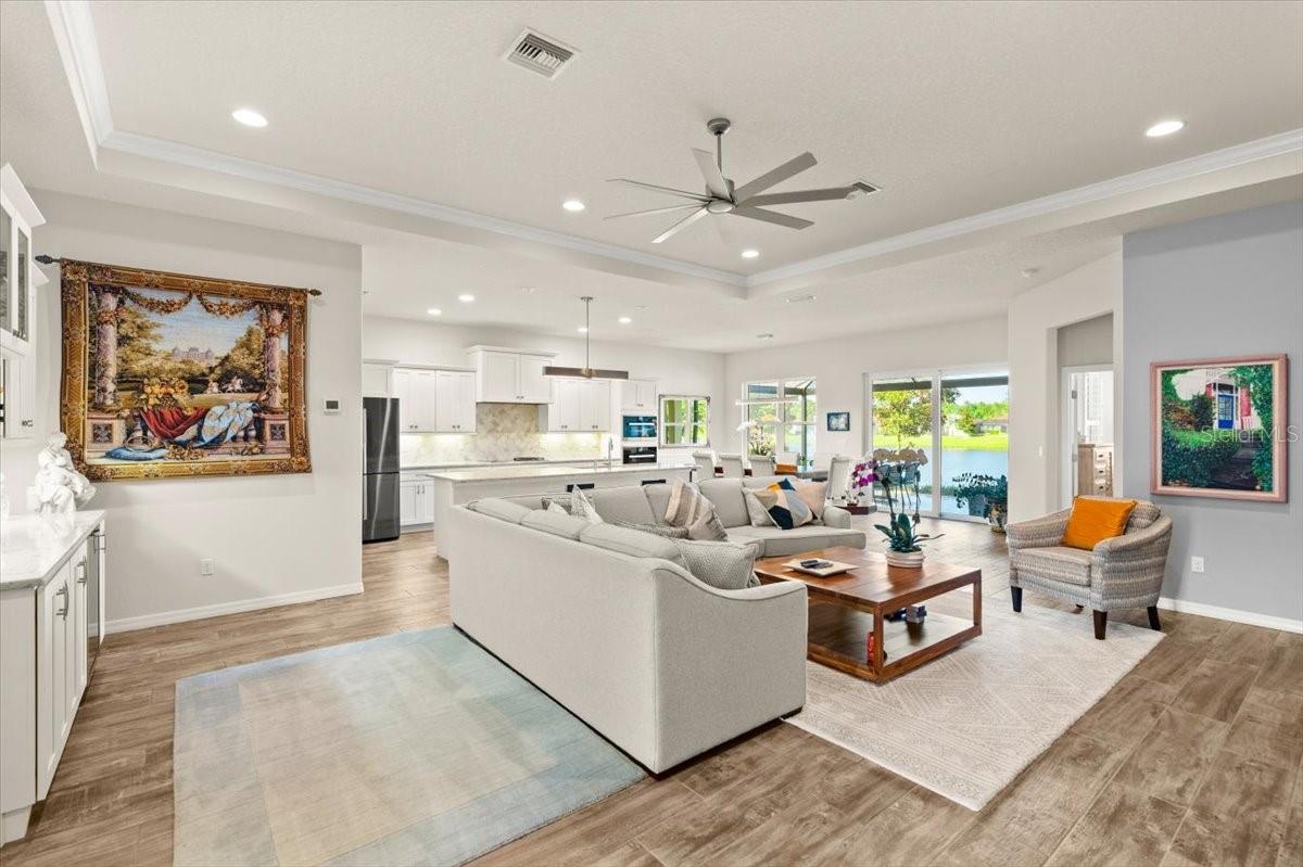 13 ARENA LAKE CIR
