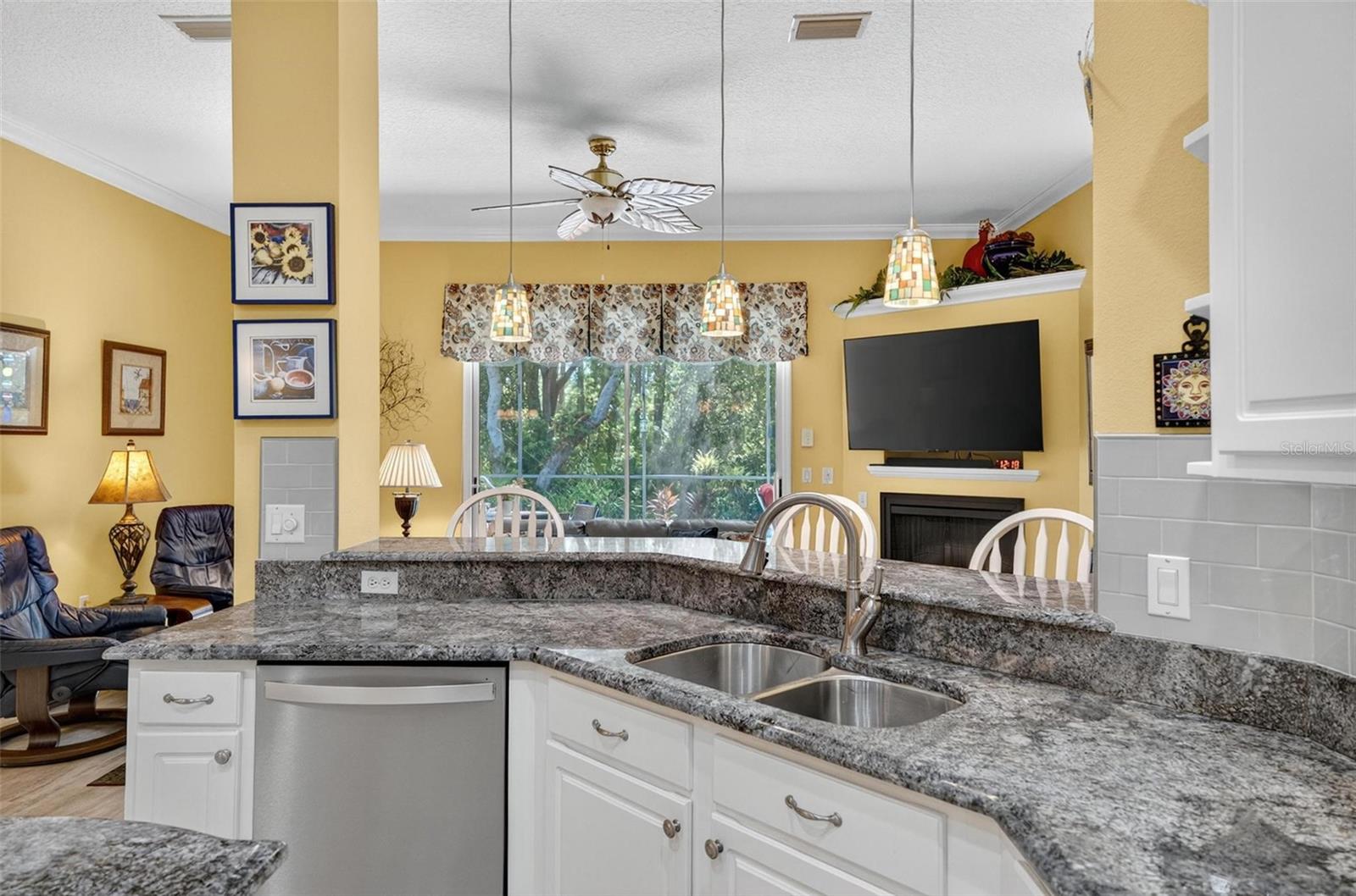 24 SAINT ANDREWS CT