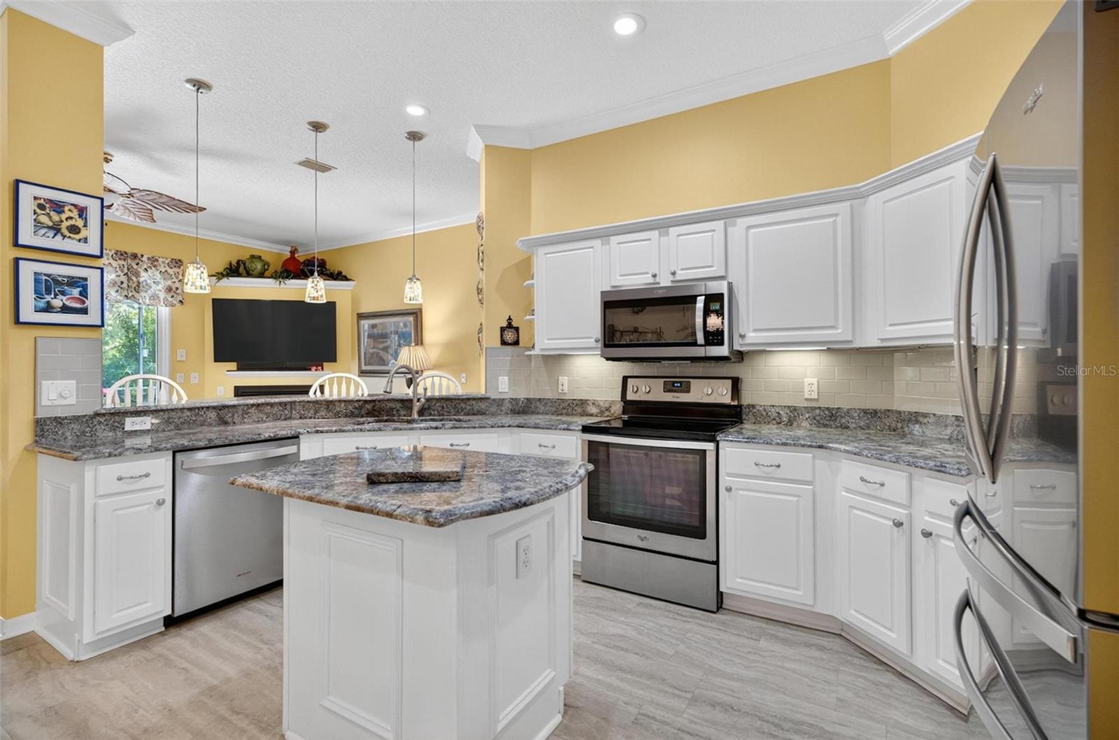 24 SAINT ANDREWS CT