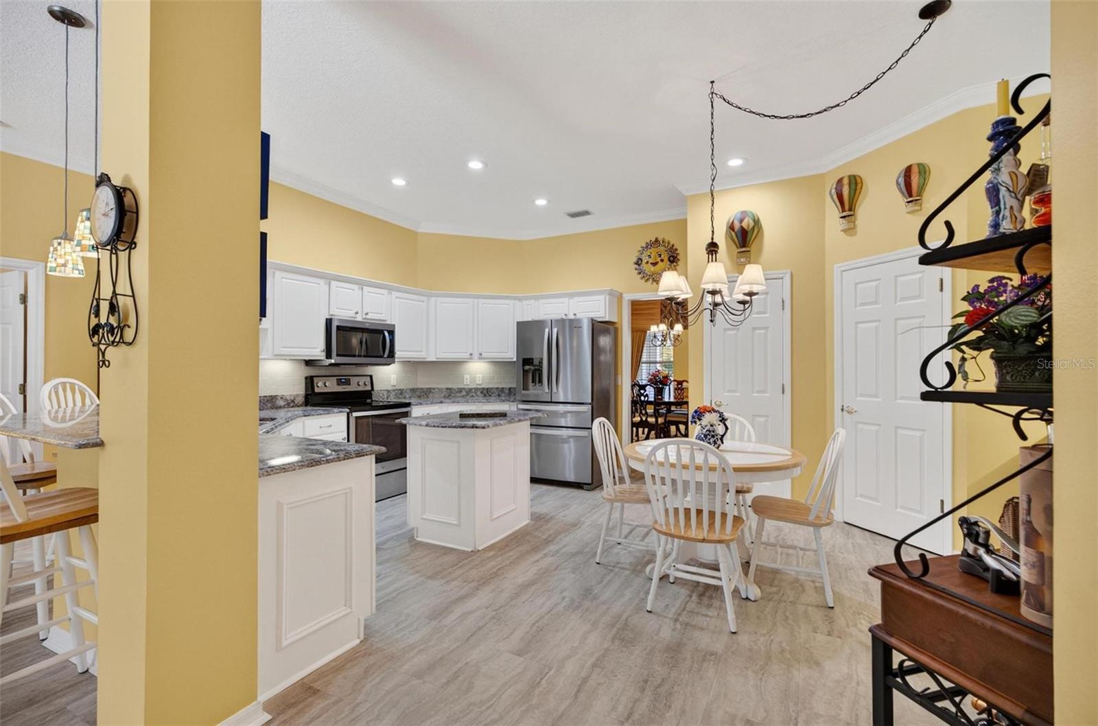 24 SAINT ANDREWS CT