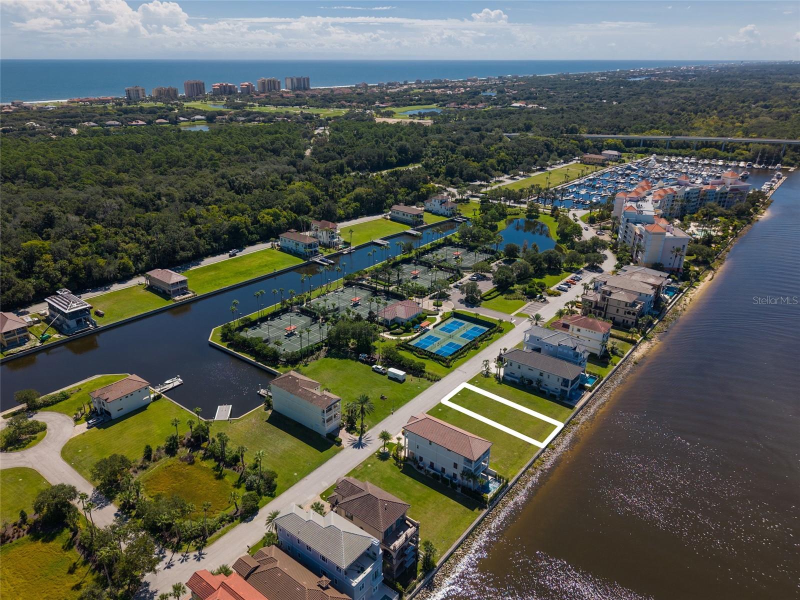 234 YACHT HARBOR DR