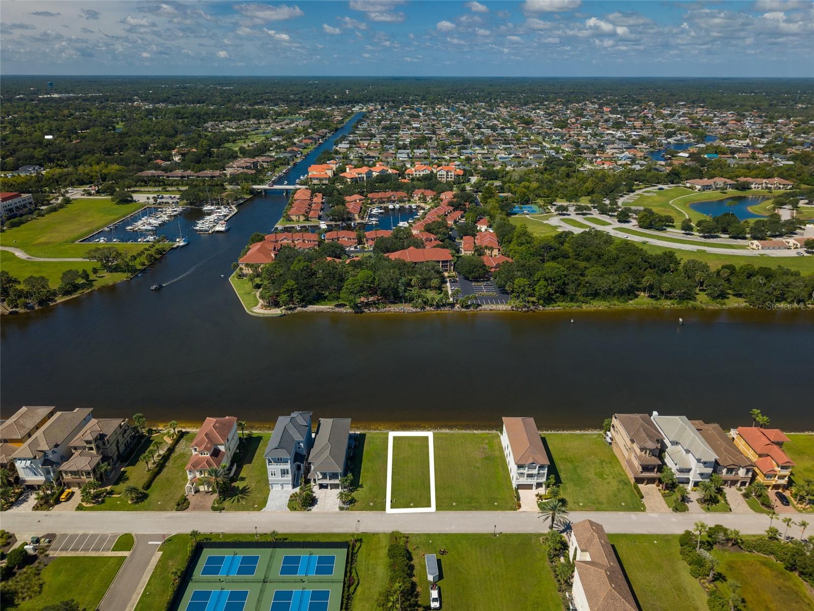 234 YACHT HARBOR DR
