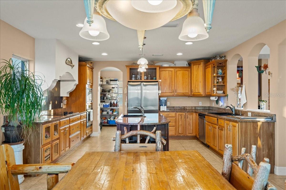 2719 N OCEAN SHORE BLVD