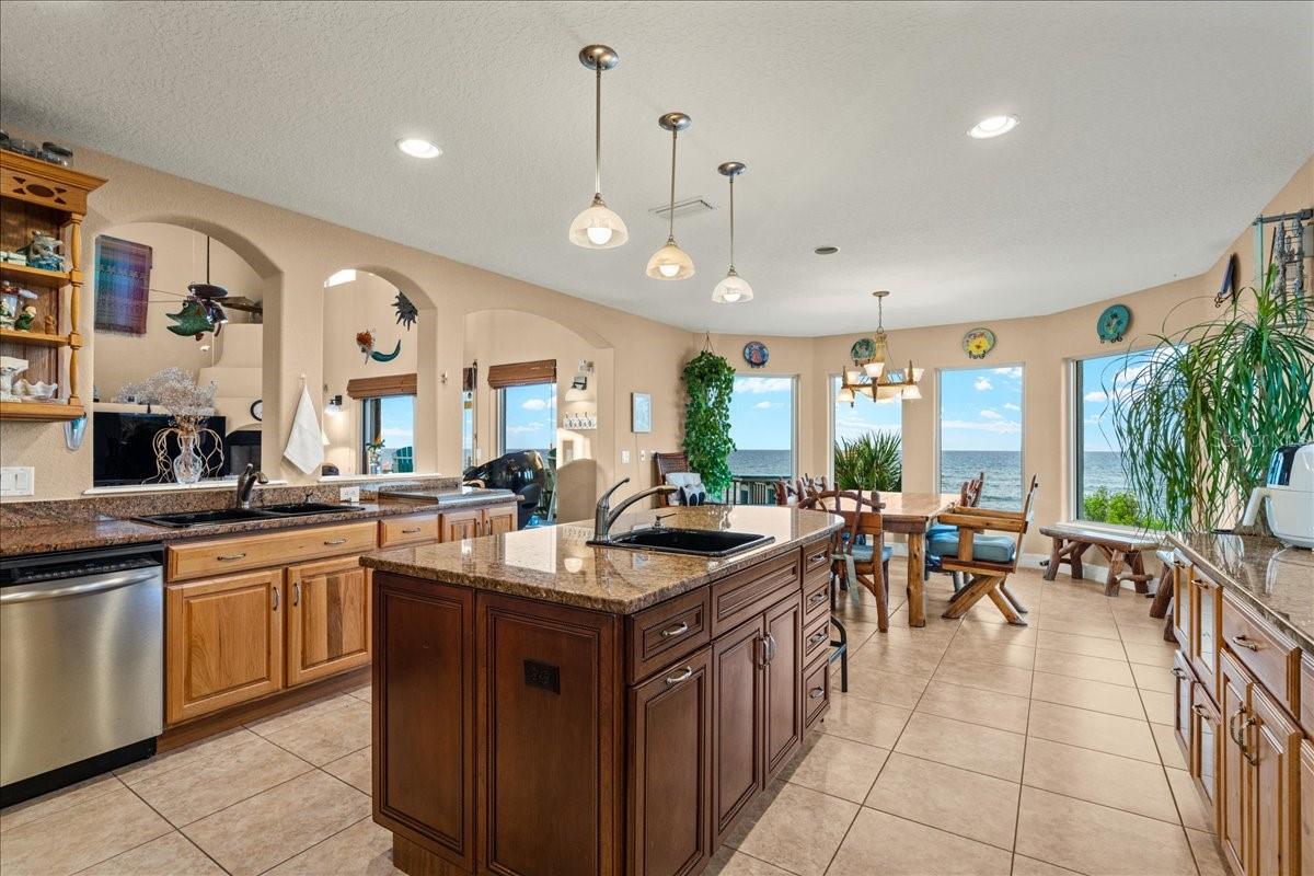 2719 N OCEAN SHORE BLVD