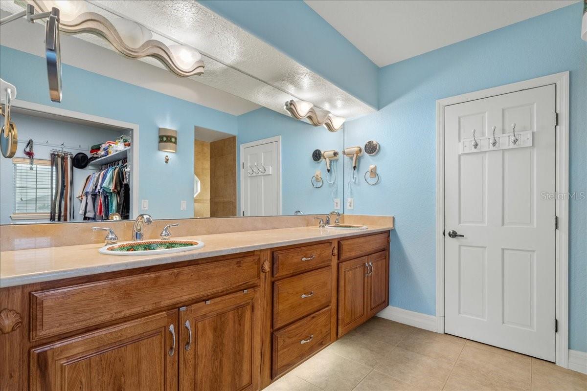 2719 N OCEAN SHORE BLVD