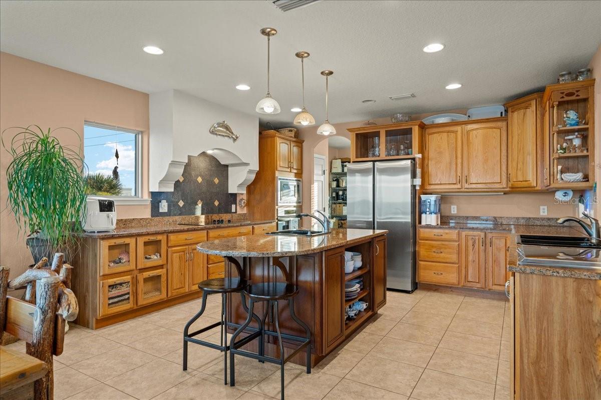 2719 N OCEAN SHORE BLVD