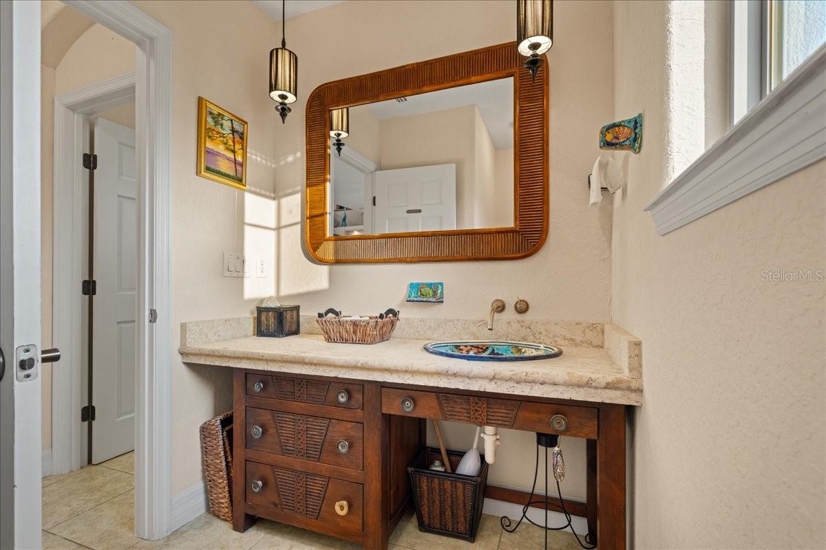 2719 N OCEAN SHORE BLVD