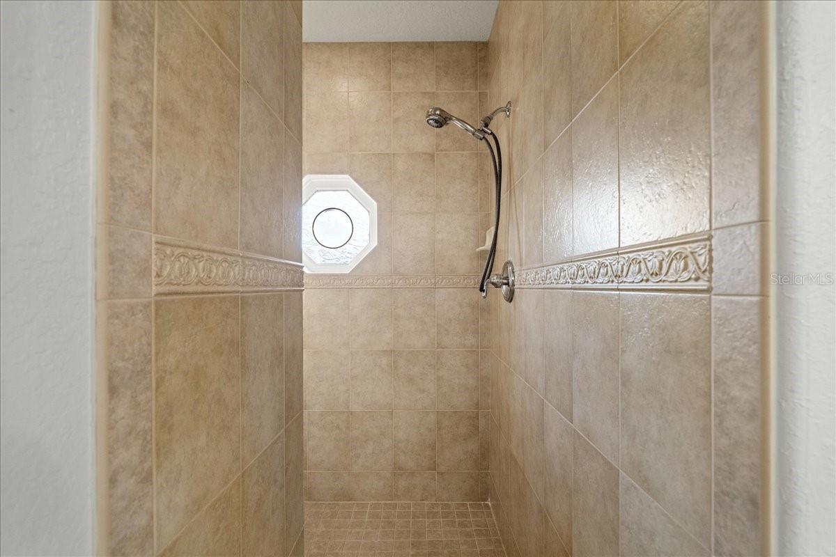 2719 N OCEAN SHORE BLVD