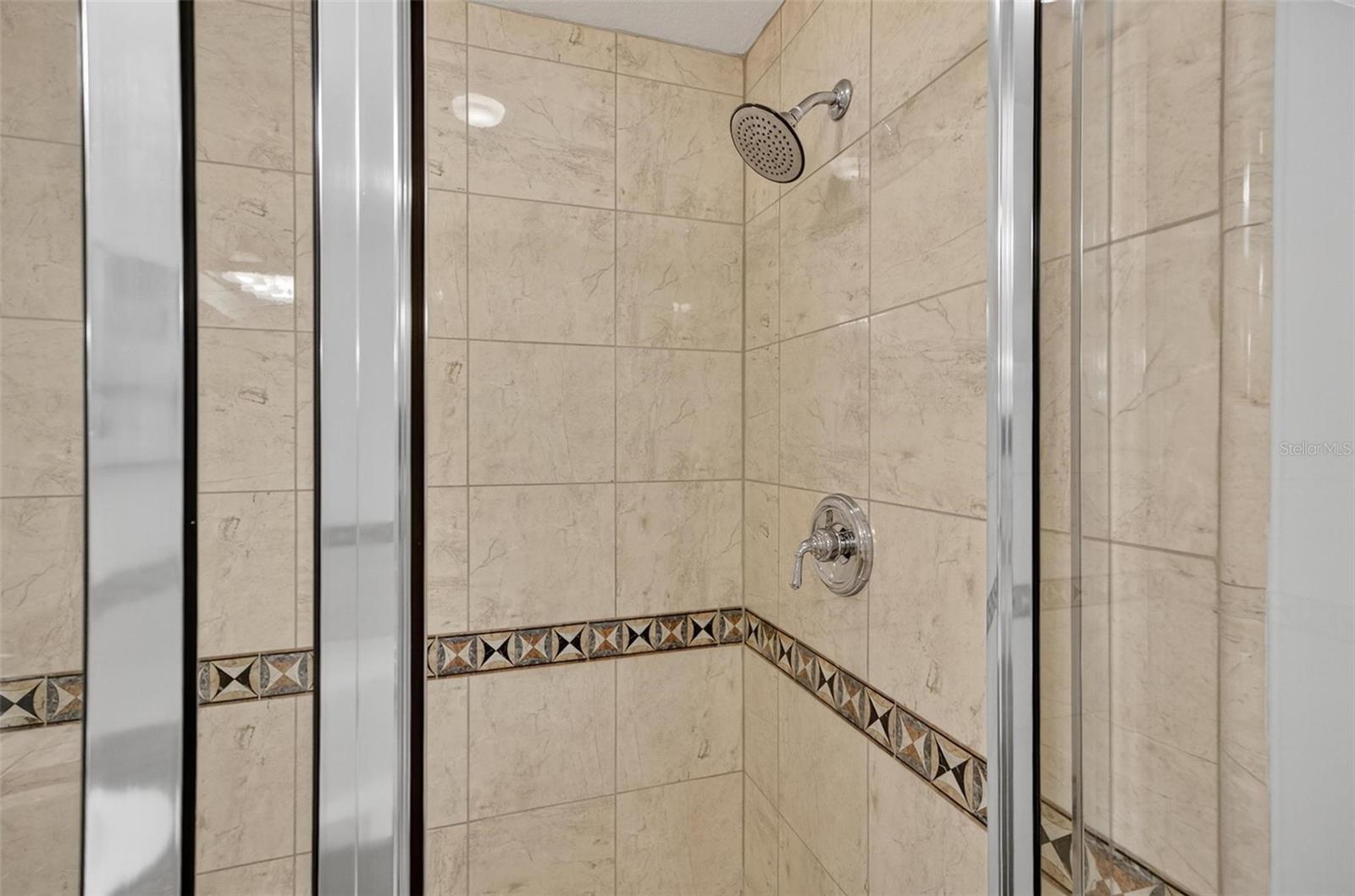 200 OCEAN CREST DR #606