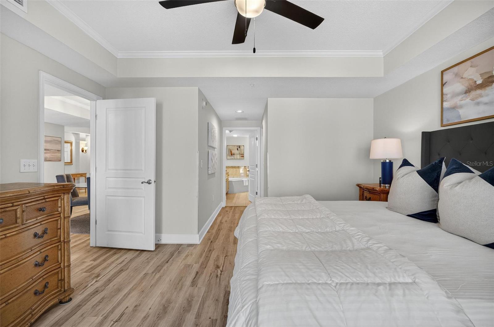 200 OCEAN CREST DR #606