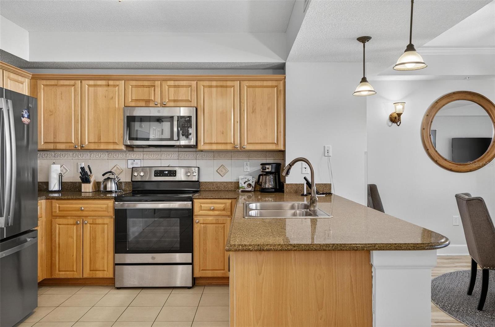 200 OCEAN CREST DR #606