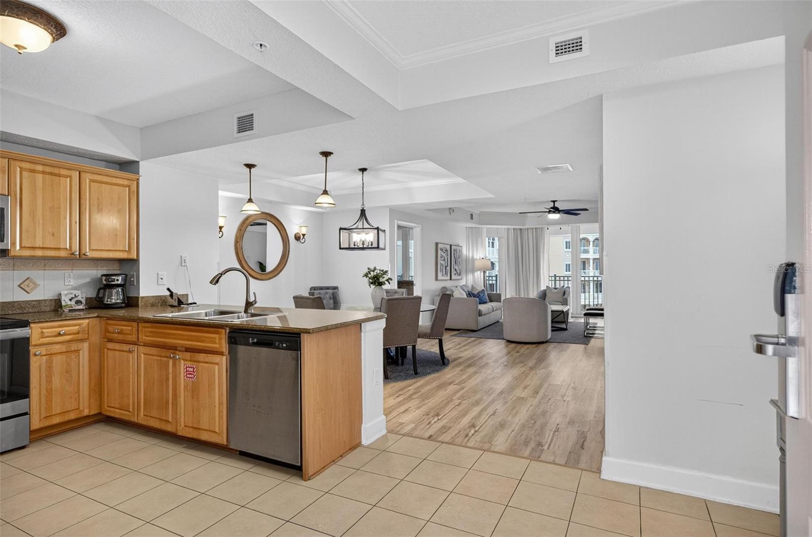 200 OCEAN CREST DR #606