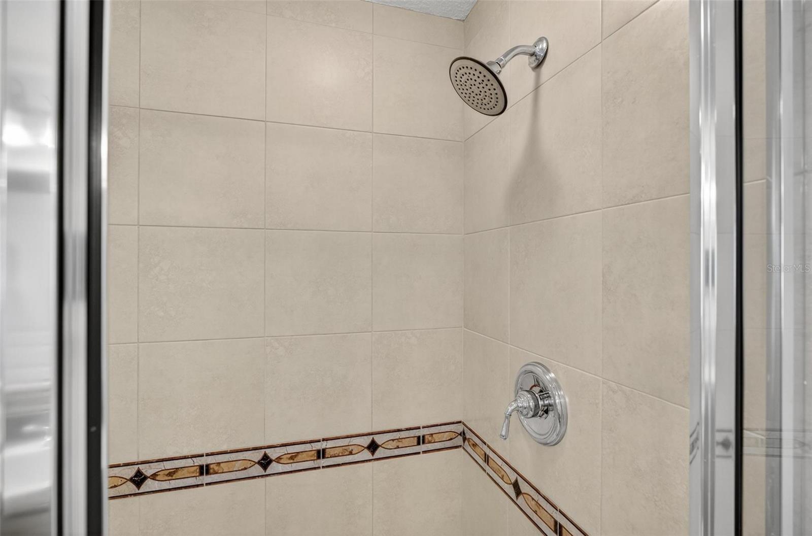 200 OCEAN CREST DR #606